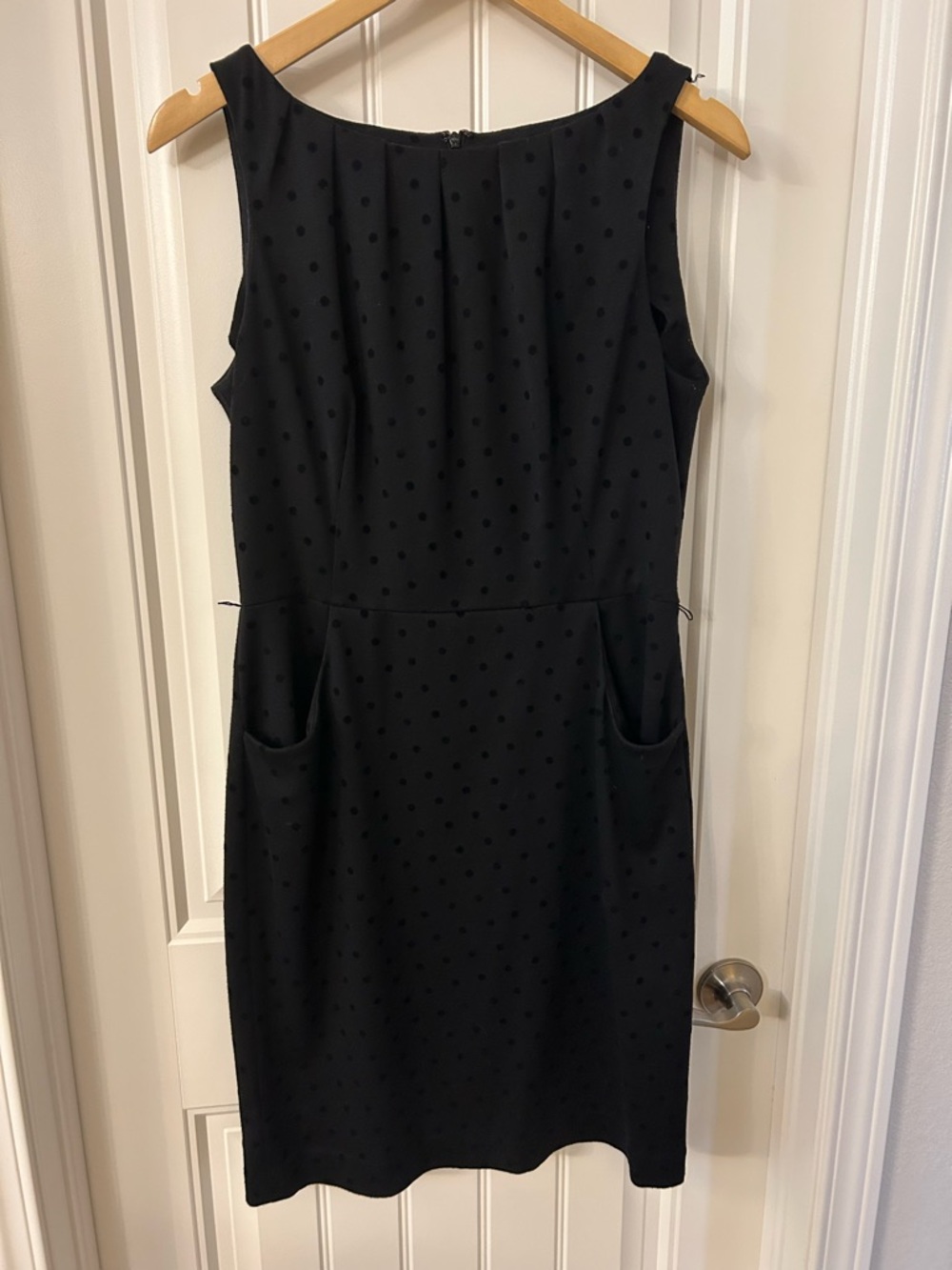 Chaps Black Sleeveless Midi Dress with Subtle Dots